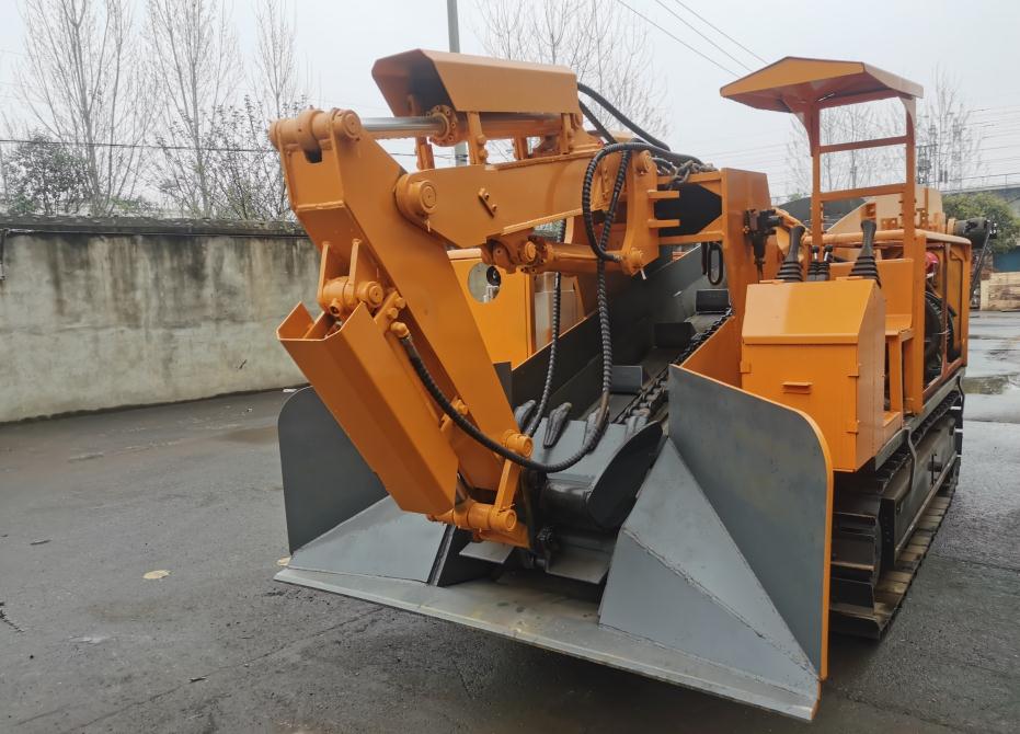 履帶刮板扒渣機(jī)80 履帶刮板扒渣機(jī)80