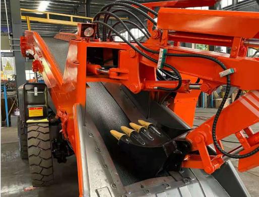 履帶扒渣機(jī) 履帶扒渣機(jī)